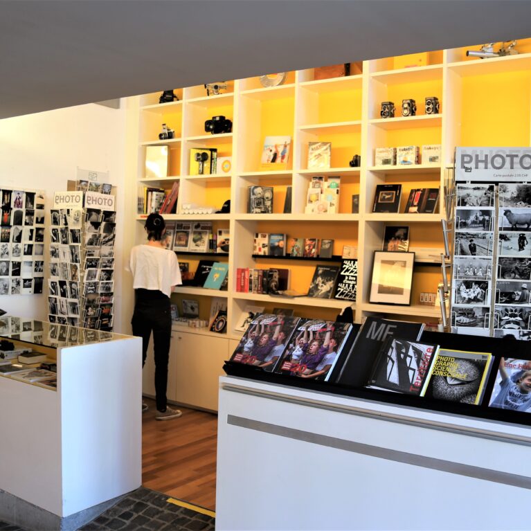 Boutique du Musée suisse de l'appareil photographique.