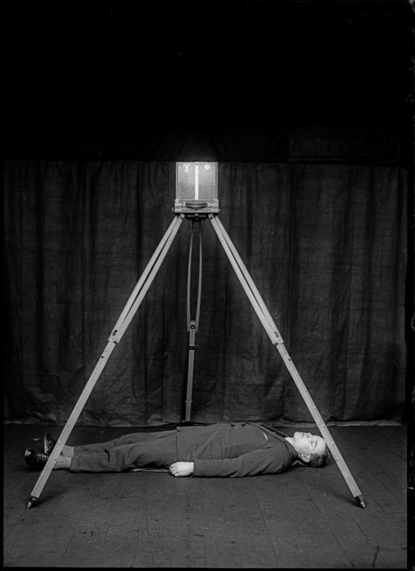 4.	Trépied inventé par Reiss pour la photographie en position verticale. Crédit : UNIL, collection photographique Reiss