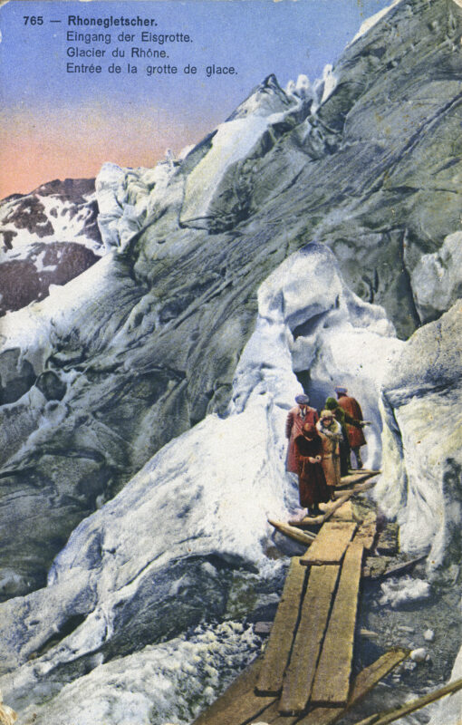 Société graphique (éditeur), Neuchâtel, Glacier du Rhône: entrance to the ice cave, ca. 1924-1946, postcard, © Musée suisse de l'appareil photographique, Vevey.
