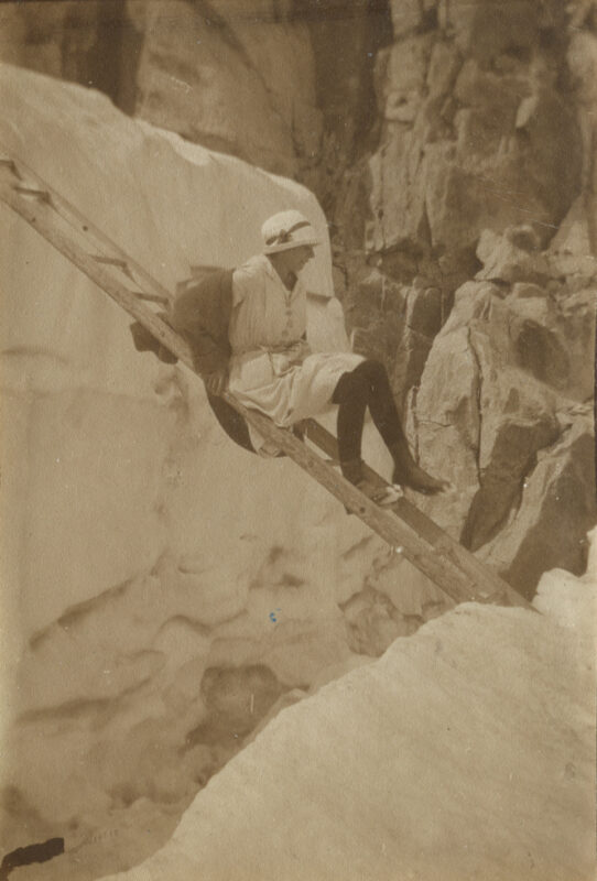 [First name unknown] Baud, Glacier d'Orny, photograph from the album by William Demole Photos no. 1, p. 1, 03.08.1921, © Musée suisse de l'appareil photographique, Vevey.