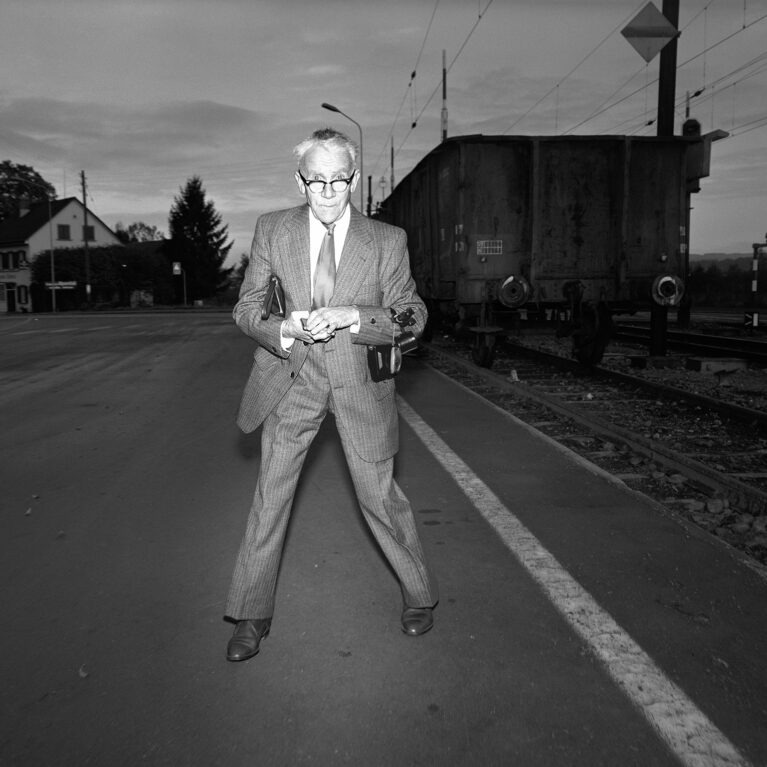 © Raymond Meier, Pedestrians #70, du Portfolio Twelve Photographs, 1975-1992 